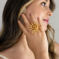 Anillo maxi regulable en forma de sol en bronce con baño de oro de 24K de Polen wear