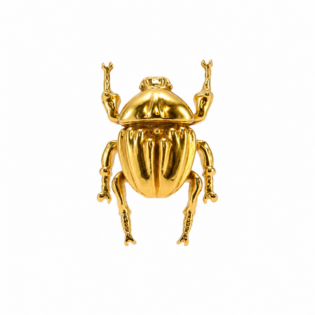 Anillo con figura central de escarabajo en bronce con baño de oro de 24K de Polen wear