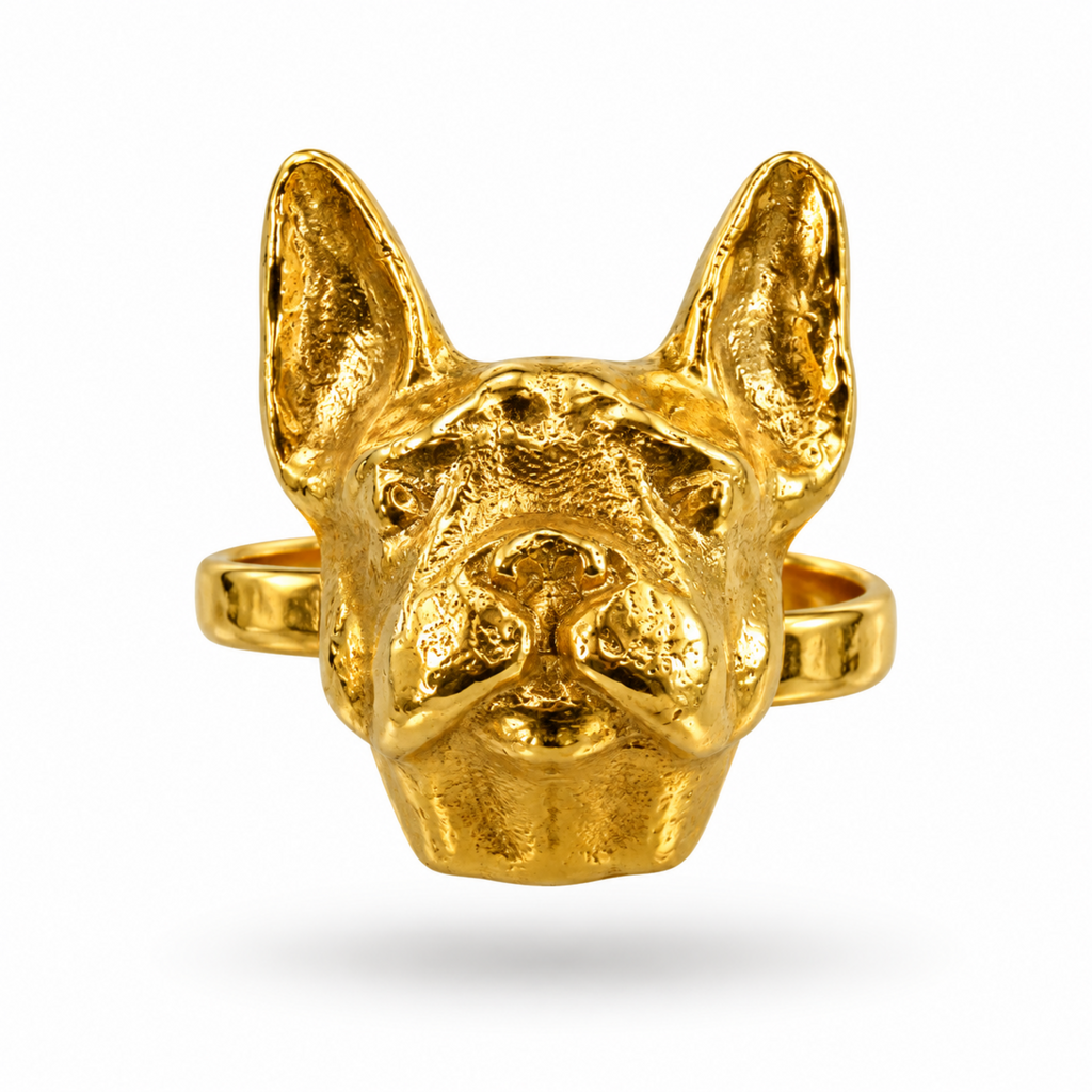 Anillo con diseño detallado de bulldog francés en bronce con baño de oro de 24K de Polen wear