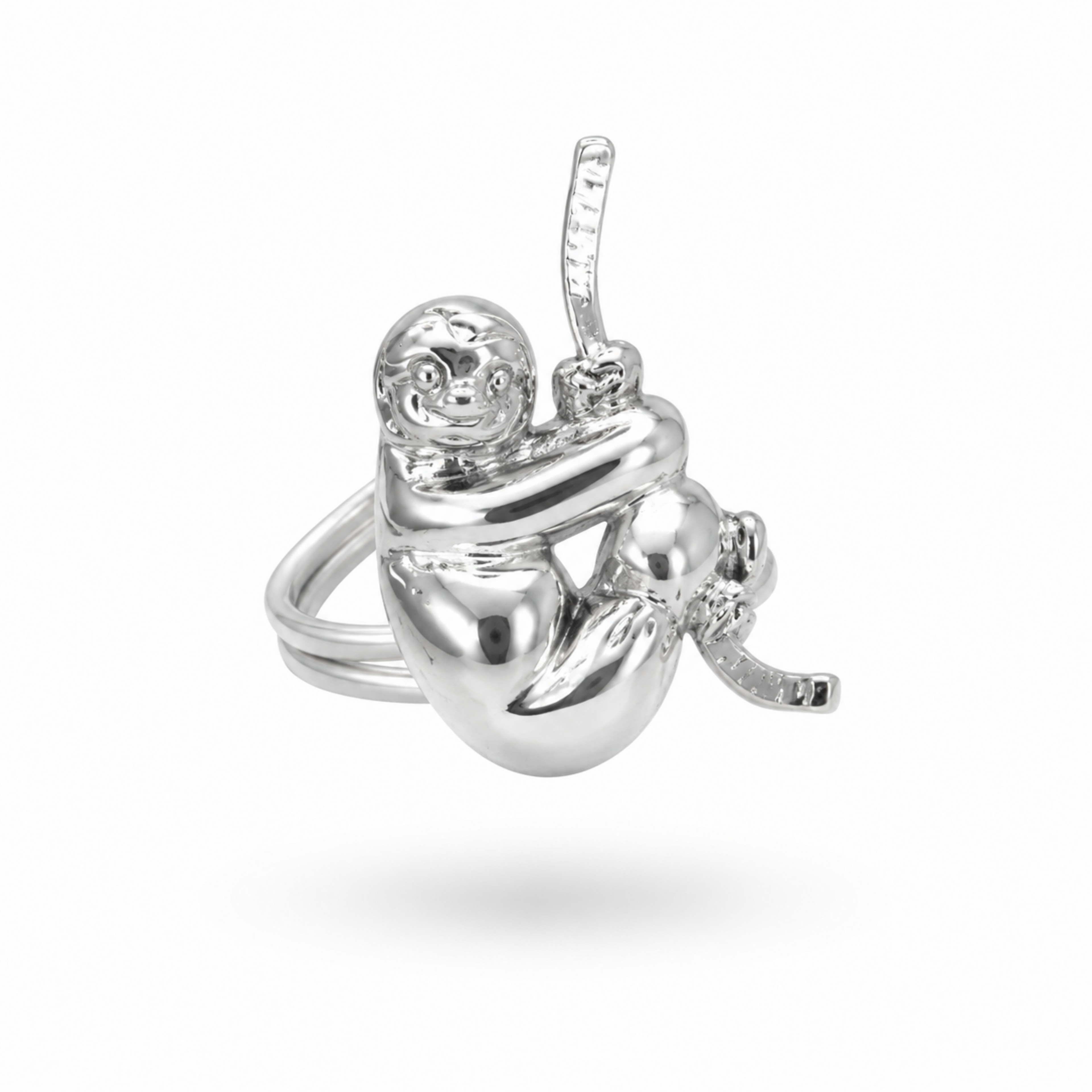 Anillo en forma de perezoso en su rama en bronce con baño de plata ley 925 de Polen wear
