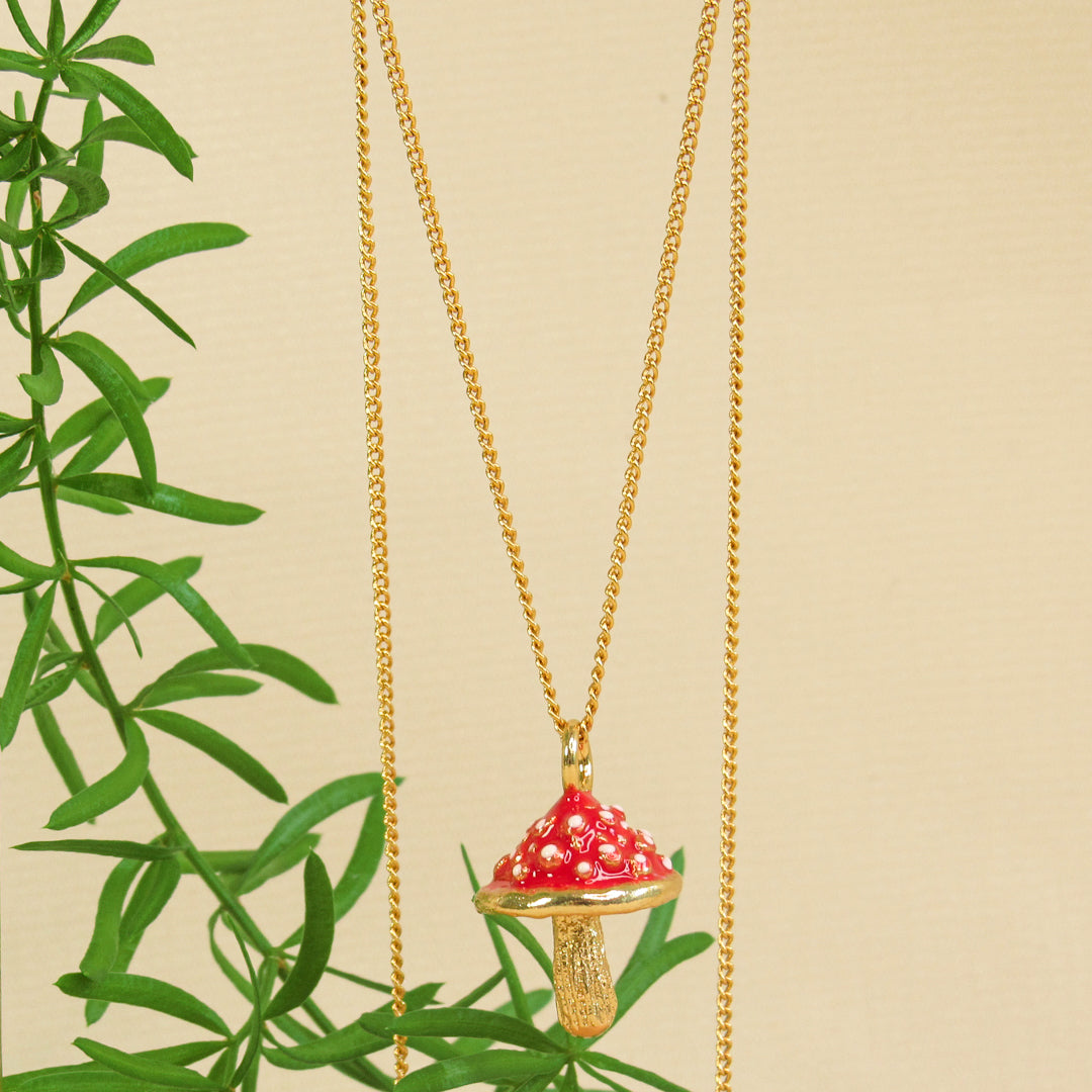 Collar Micelio Muscaria bronce baño de oro 24K.