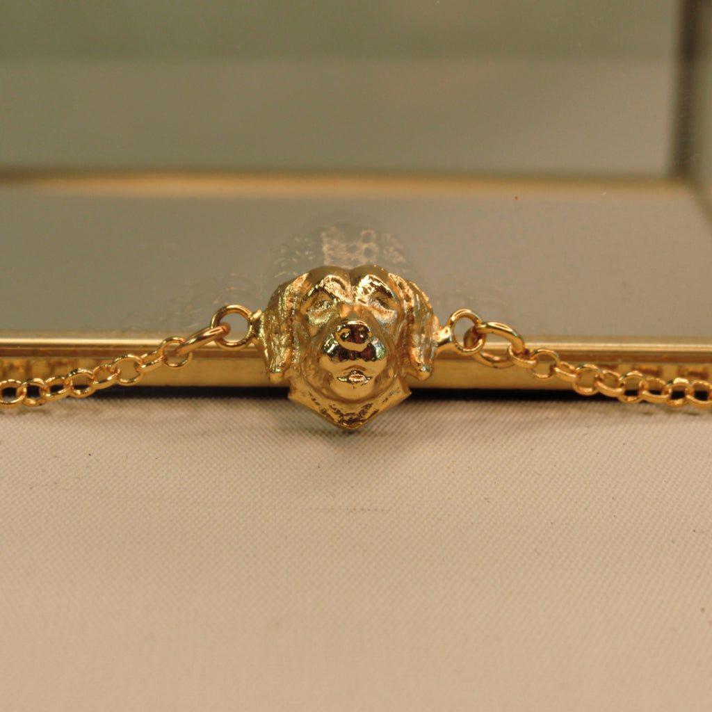 Pulsera de eslabones en bronce con baño de oro de 24K y dije de perro Golden de Polen wear