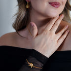 Pulsera con dije de Gato Persa en baño de oro de 24K de Polen wear