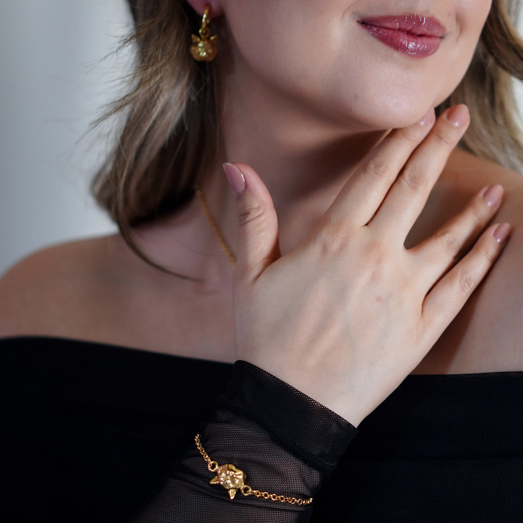 Pulsera con dije de Gato Persa en baño de oro de 24K de Polen wear