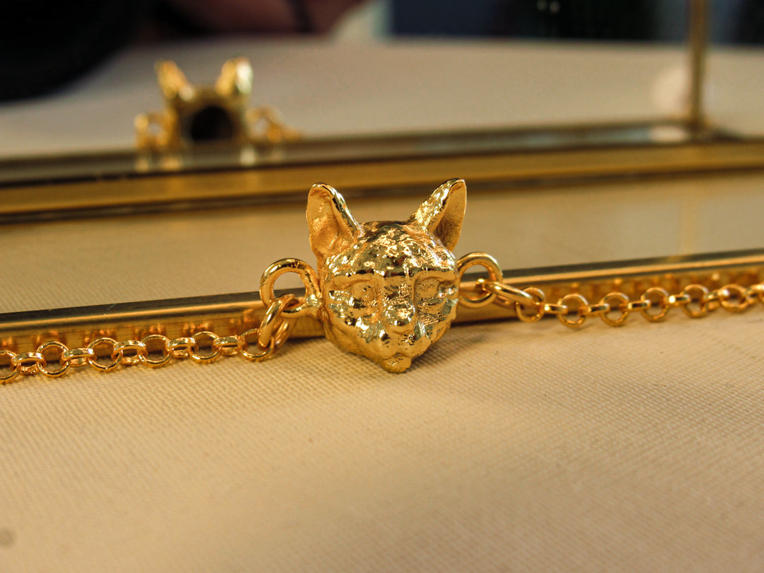Pulsera con dije de Gato Bengalí en baño de oro de 24K de Polen wear